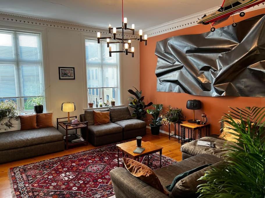 Spacious Historical Art Oasis In The Center Lejlighed *