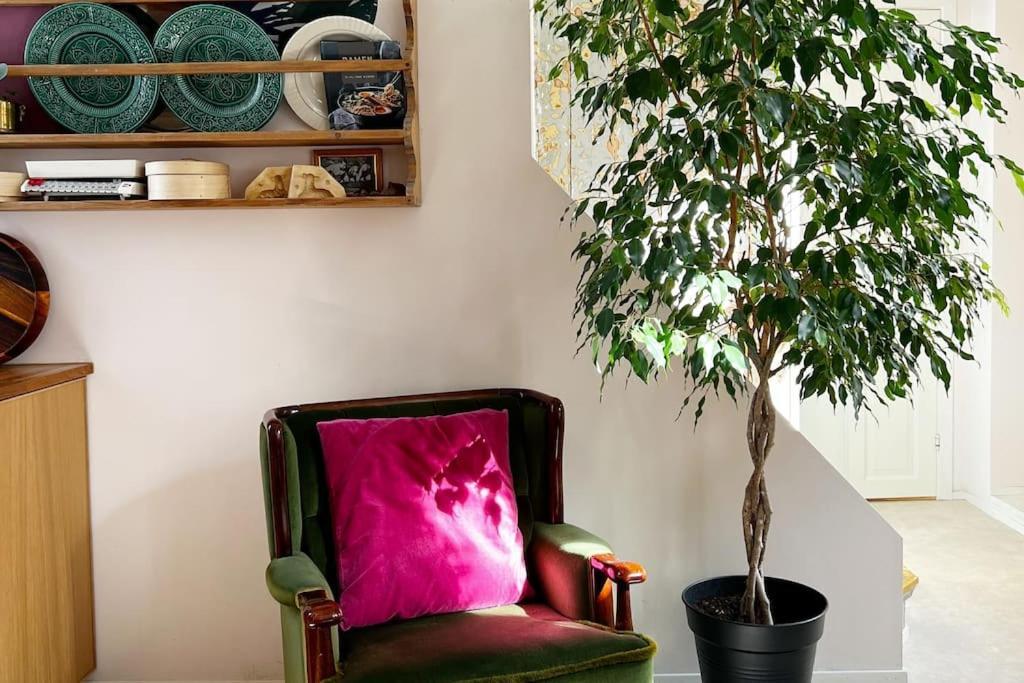 Lejlighed Spacious Historical Art Oasis In The Center Bergen